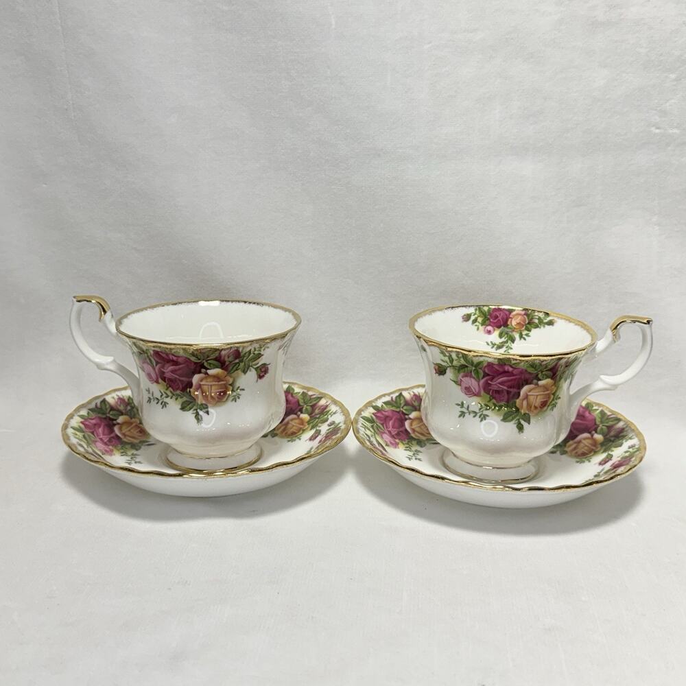 Royal Albert Old Country Roses 2 Teacups And 2 Saucers Set England Bone China